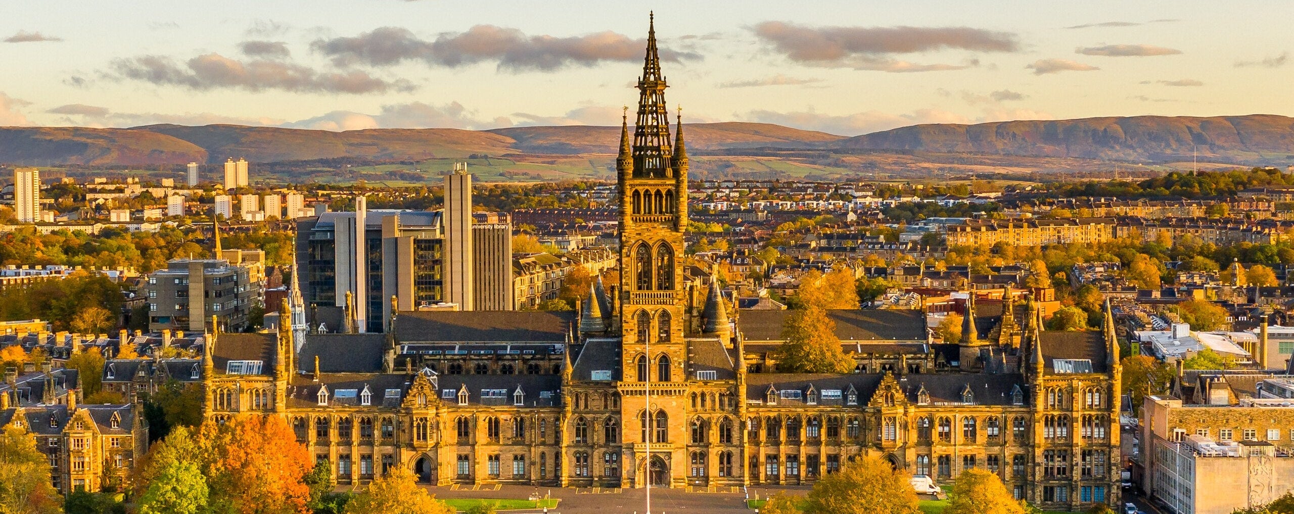 Glasgow university  49078377092   cropped